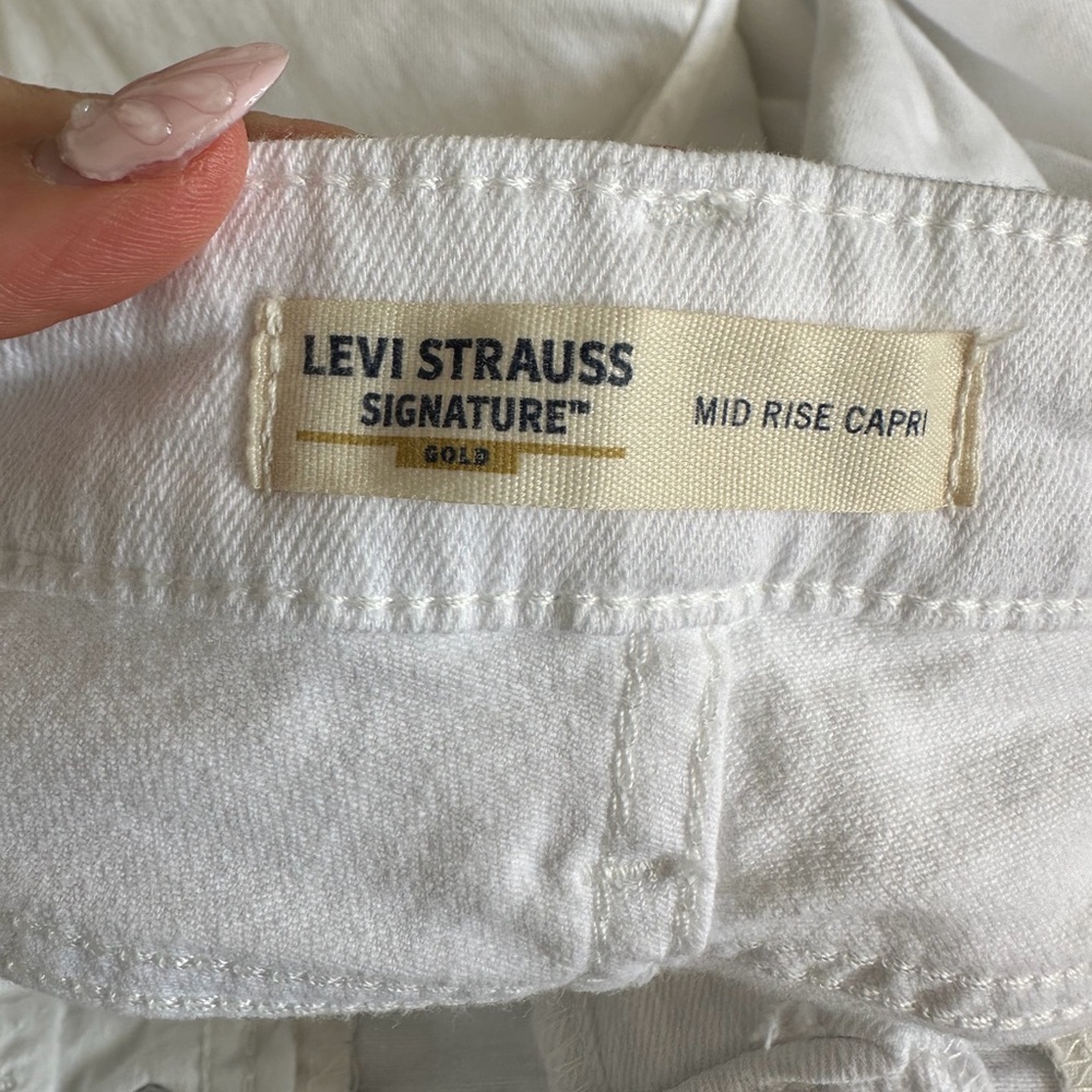 Levi’s Capris - Picture 4 of 5
